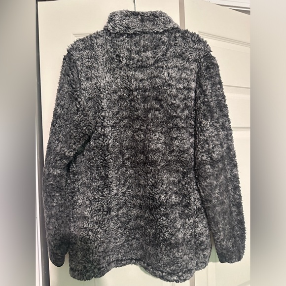 Fleece - Picture 3 of 3